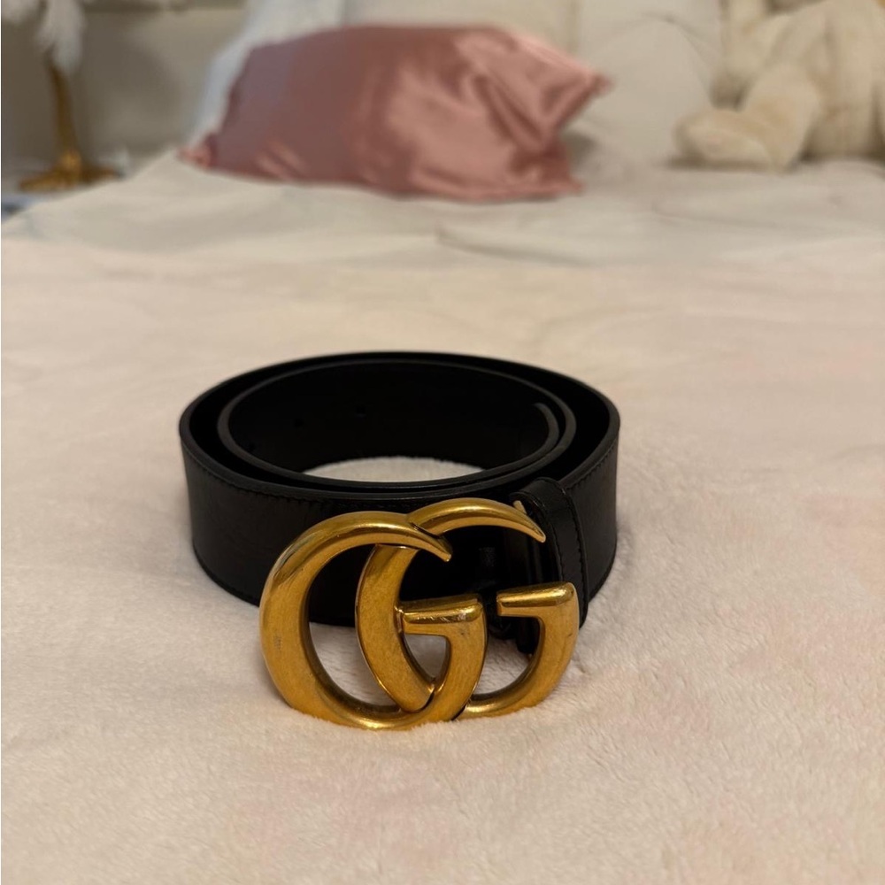Gucci Black Leather Belt with Gold GG Buckle